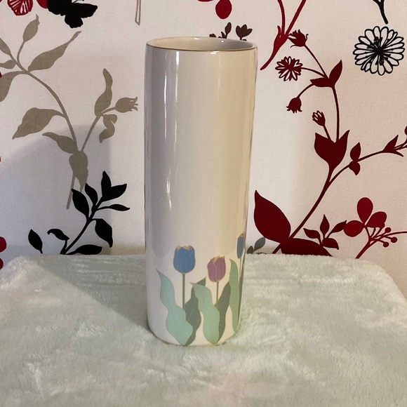 Ceramic Vase $20 - Picture 3 of 13